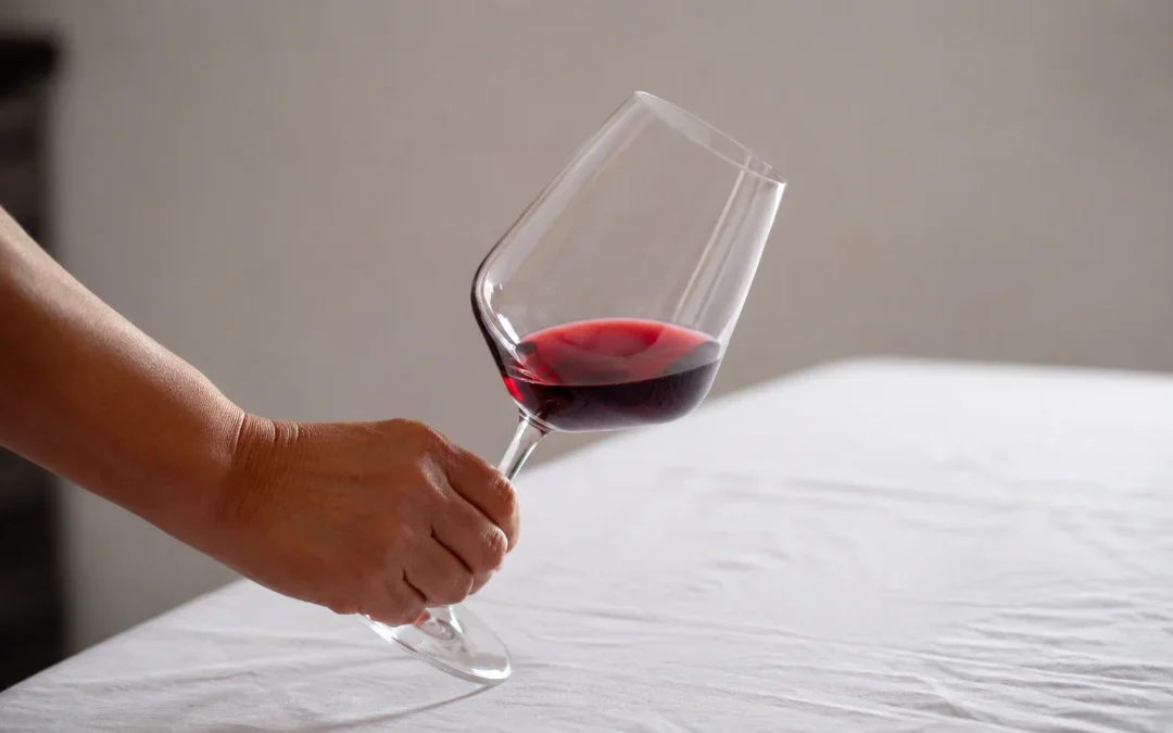 Come degustare il vino: il metodo completo in tre analisi