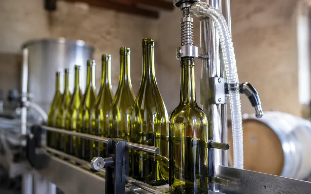 Come imbottigliare il vino: metodo, attrezzatura e imbottigliamento degli spumanti